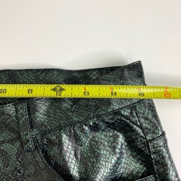 Guess Green Snakeskin Vintage 90's Pants  Size 30 - Picture 9 of 11